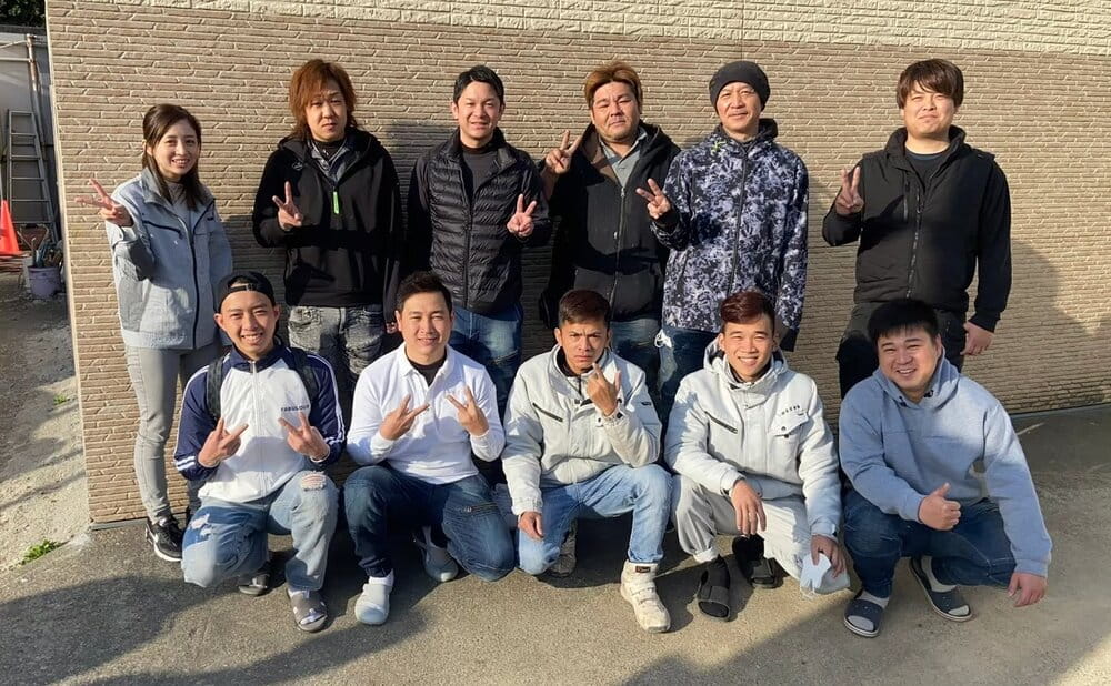 永井塗装のスタッフの集合写真