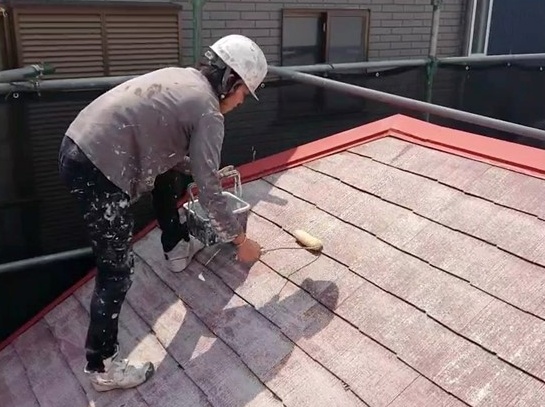 4 下塗り作業中