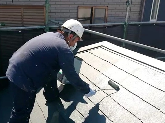 6 上塗り作業中