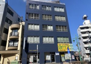 蕨駅前　三幸土地建物本社ビル　外部改修工事、若々しくなった建物のアフター写真や施工写真