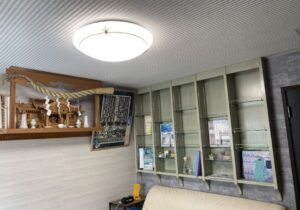 川口市事務所内部改修工事～クロス張替え～