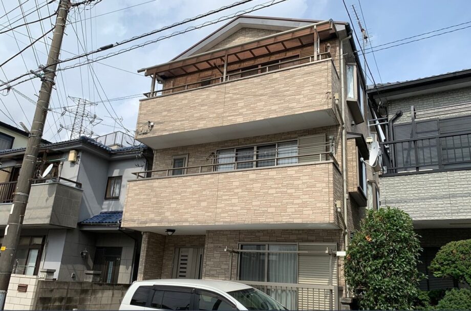 デザイン性の高い外壁はクリア塗装がおすすめ before 2