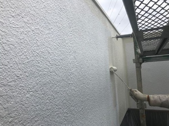3 中塗り (上塗り材一回目) 塗布