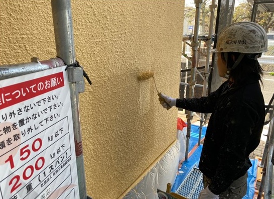 5 上塗り作業中